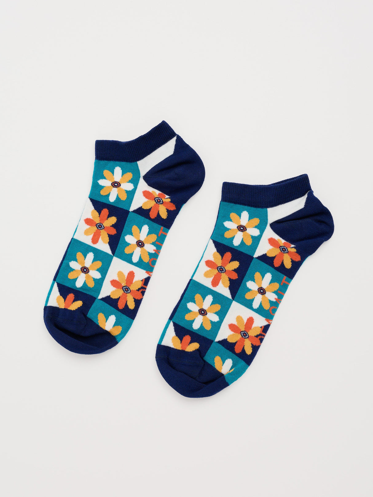 Seasalt Women's Bamboo Arty Trainer Socks - Floral
Patchwork Ship