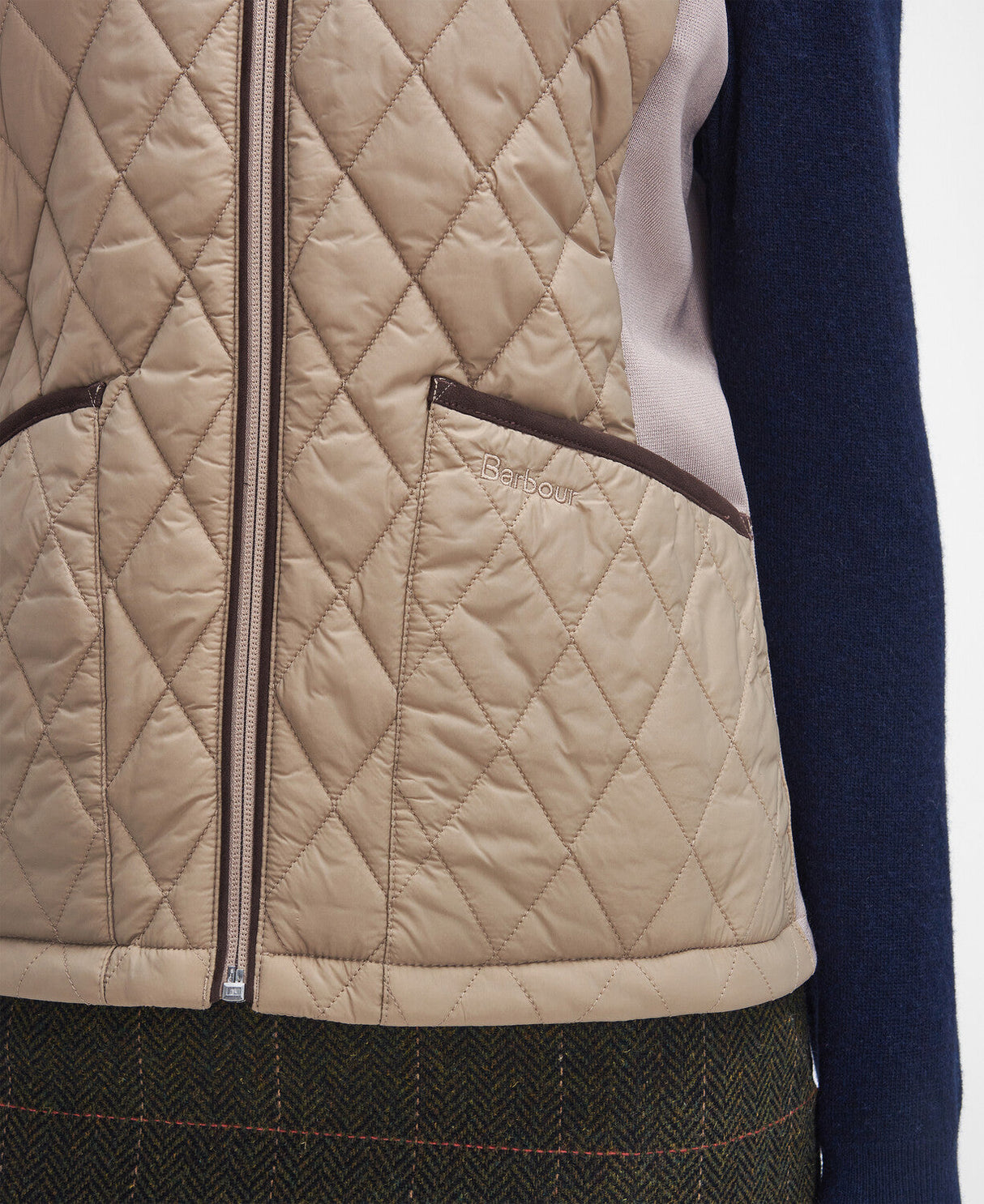 Barbour High Field Gilet - Sand Dune/Gardenia