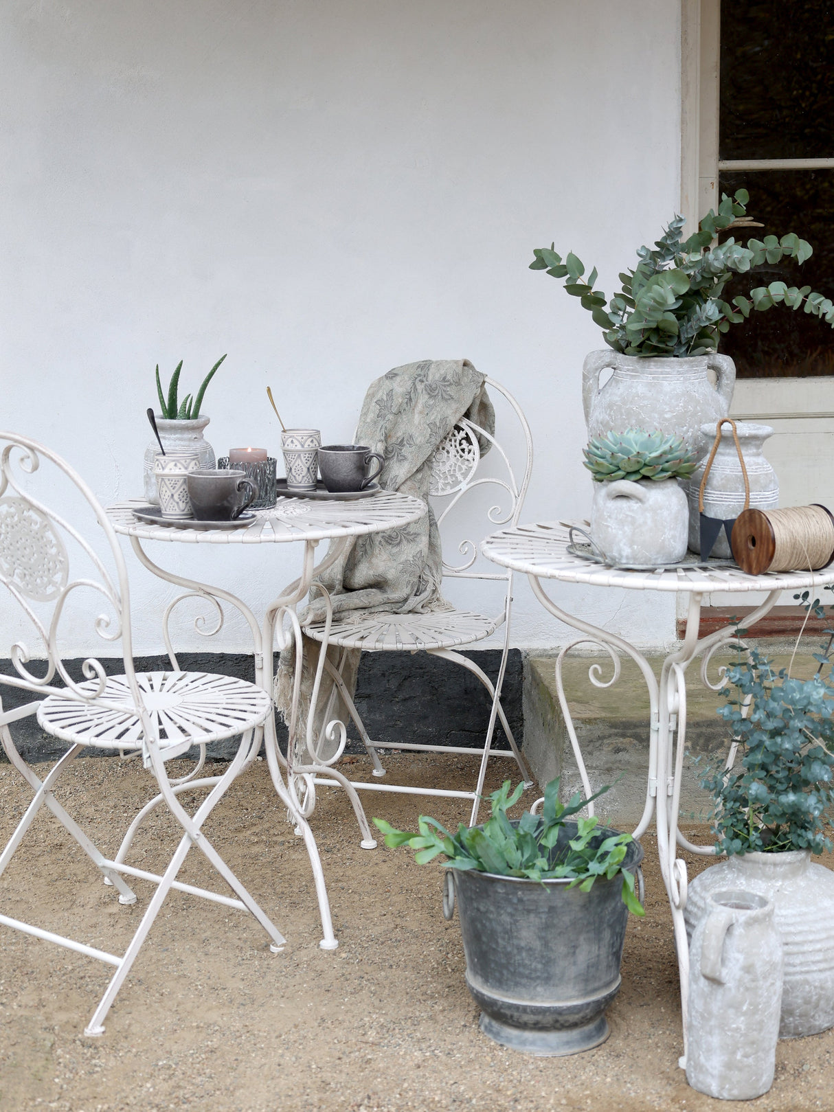 Iron Antique Cream Bistro Set with 2 Chairs & 1 table