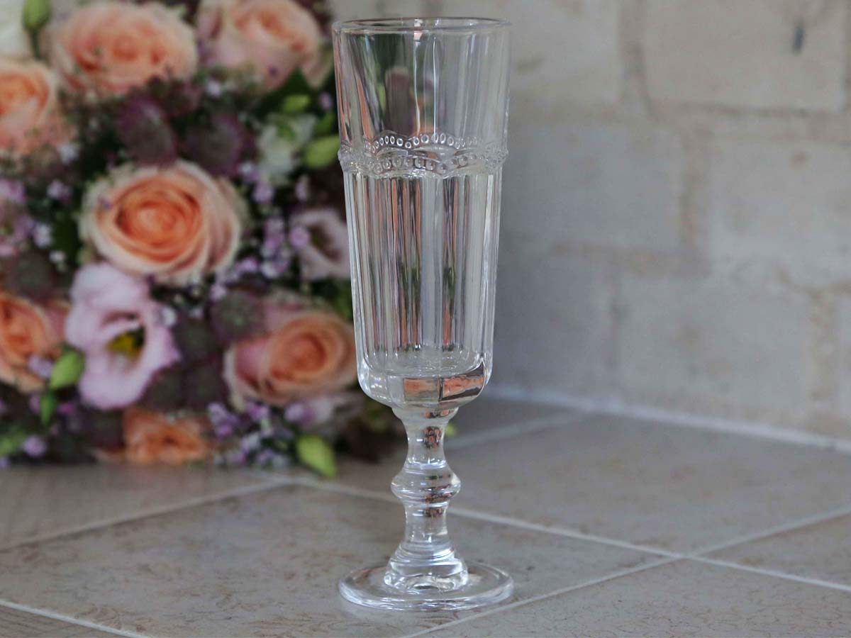 Antoinette Champagne glass with pearl edge