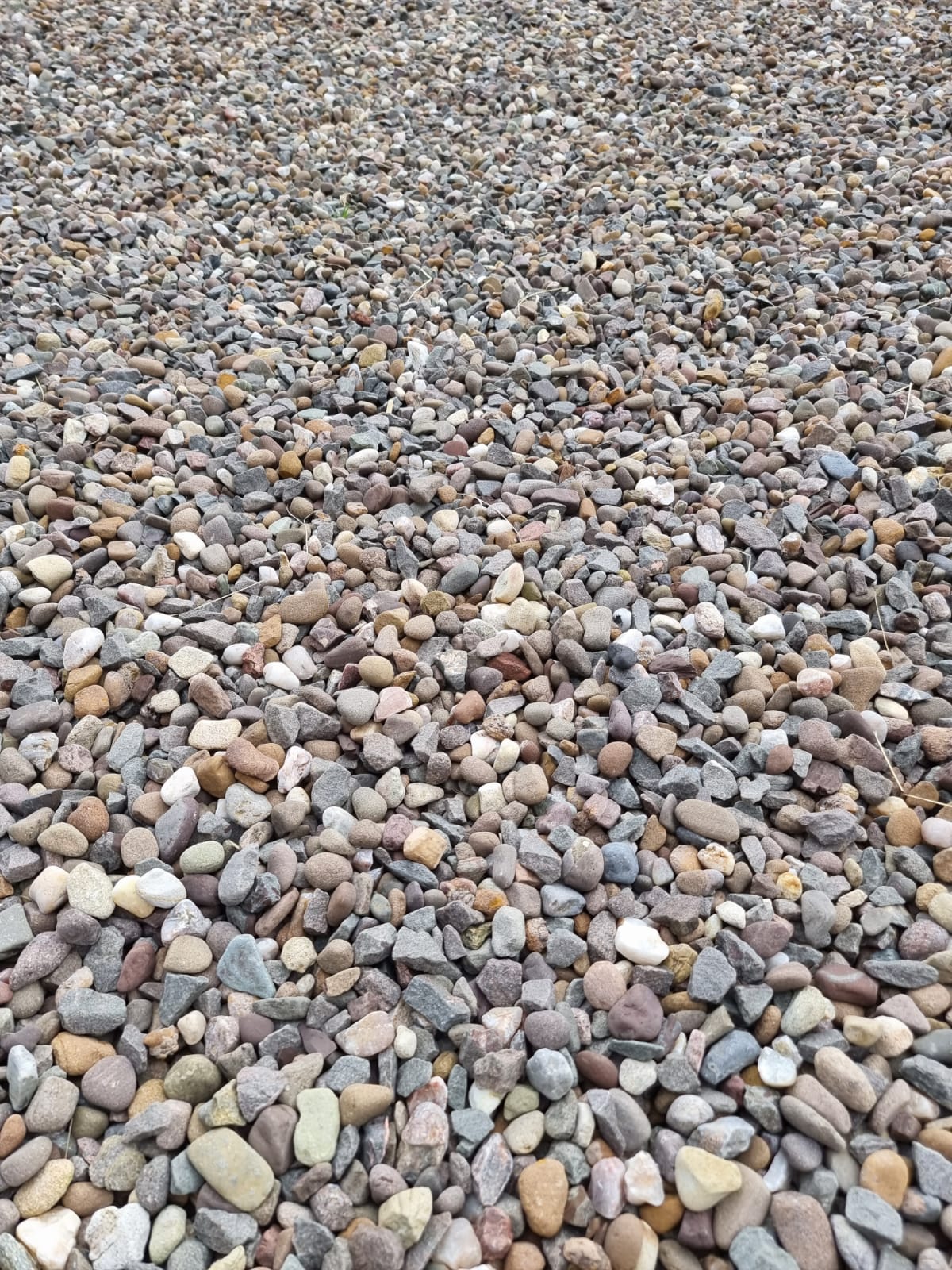 River Bed Pebbles Decorative Stone (Builders Bag)